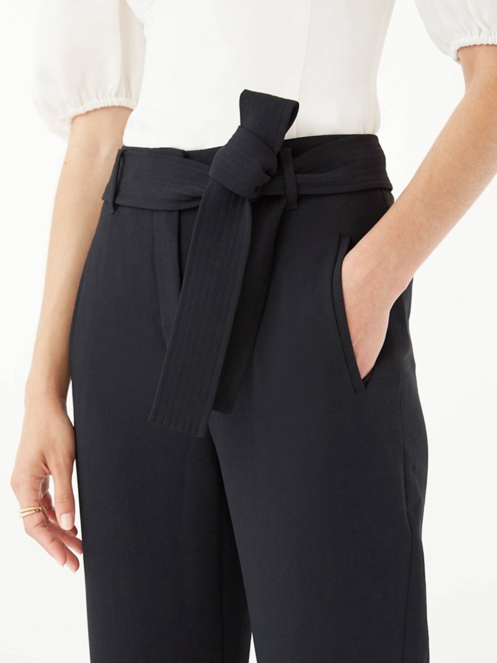 ARITZIA WILFRED Tie Waist Pants Womens Size 4 Black High Waist
Belted Crepe - Picture 6 of 16